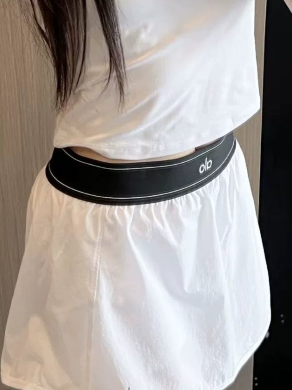 Brand new unworn Alo Yoga Match Point women's white athletic skirt with tags - Picture 7 of 8